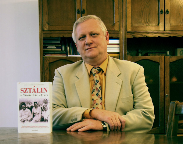 Dr. Gábriel Róbert dékán, PTE Természettudományi Kar, Dékáni Hivatal