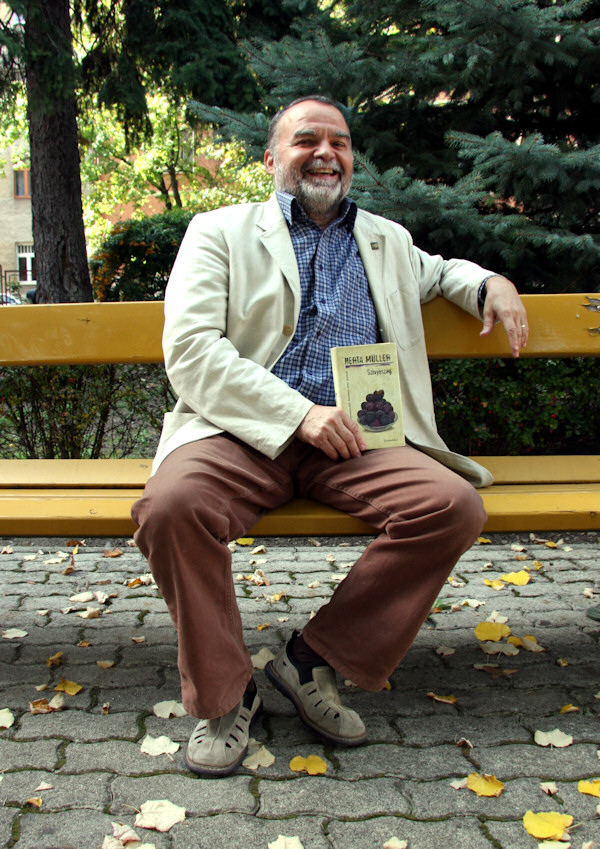 Dr. Cseresnyés Ferenc politológus-történész, egyetemi docens, PTE Állam- és Jogtudományi Kar, Politikatudományi és Társadalomelméleti Tanszék