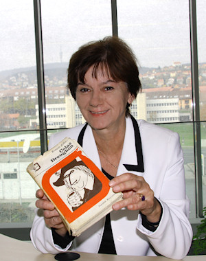 Fekete Ágnes könyvtáros, osztályvezető, PTE Egyetemi Könyvtár, Olvasószolgálati Osztály Fekete Ágnes könyvtáros, osztályvezető, PTE Egyetemi Könyvtár, Olvasószolgálati Osztály