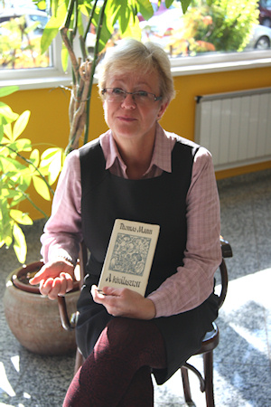 Mészárosné Szentirányi Zita informatikus-könyvtáros, PTE Egyetemi Könyvtár, Felnőttképzési és Emberi Erőforrás Fejlesztési Kar könyvtára