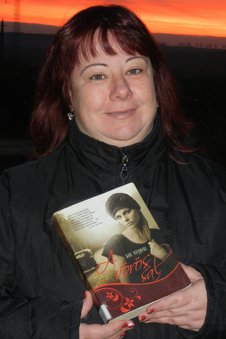 Schiberna-Cser Henrietta könyvtáros ajánlásával