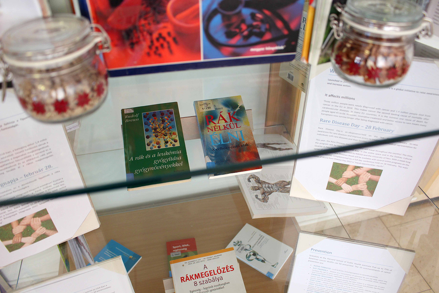 Vitrine exhibition – World Cancer Day and Rare Disease Day 